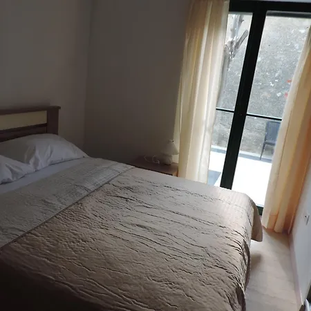 Lori Apartmán