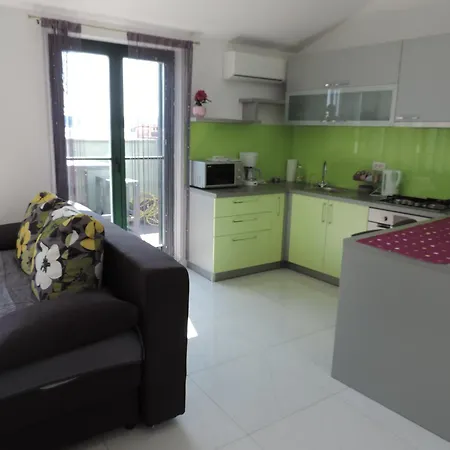 Lori Apartmán Biograd Na Moru