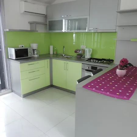 Lori * Biograd Na Moru