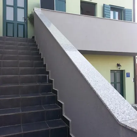 Lori * Biograd Na Moru