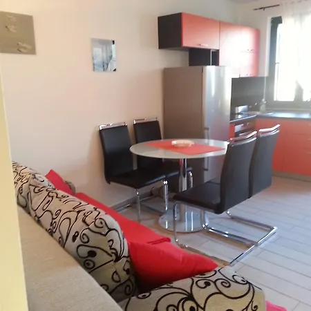 Lori * ביוגראד נה מורו